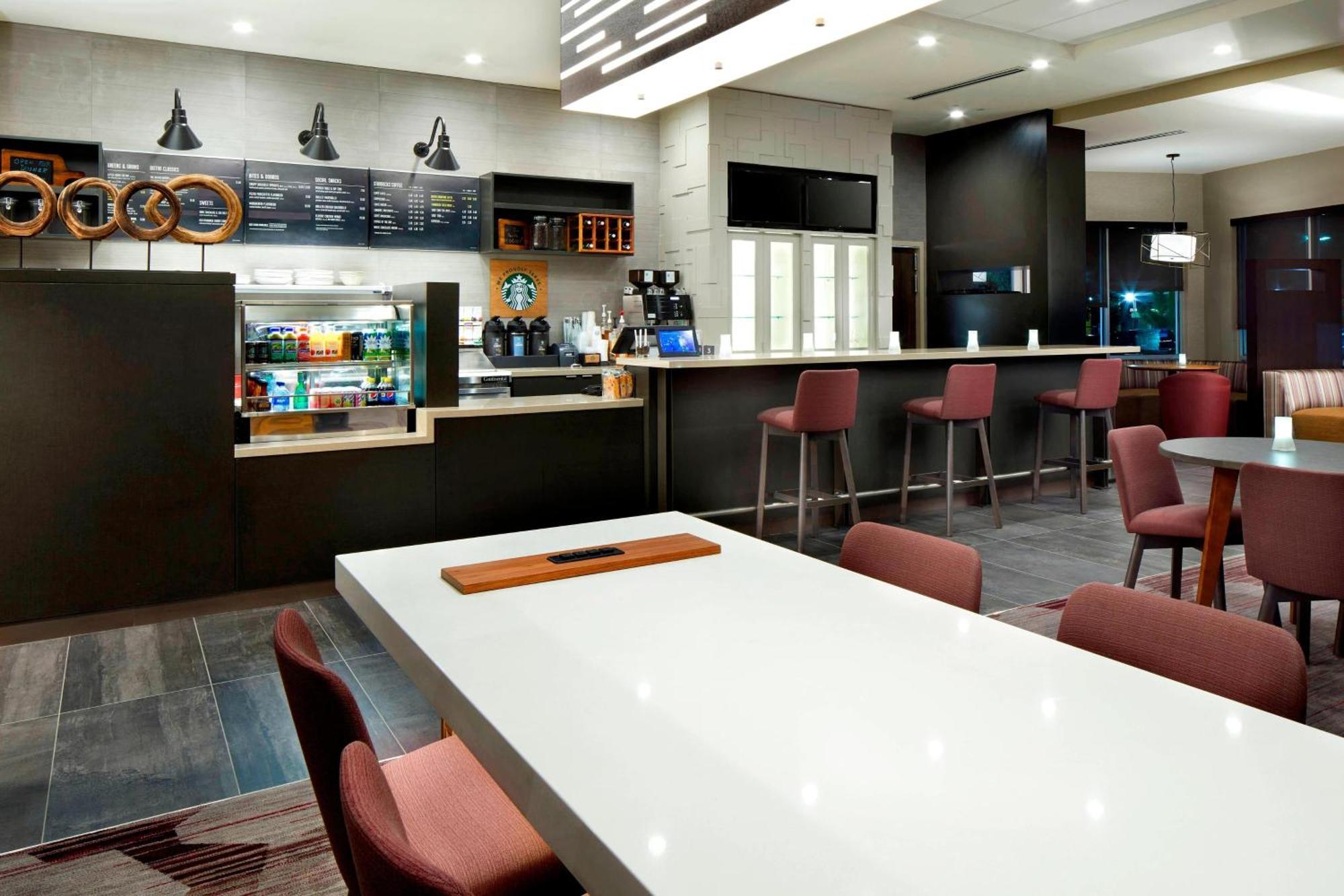Courtyard By Marriott Houston Intercontinental Airport Exterior foto