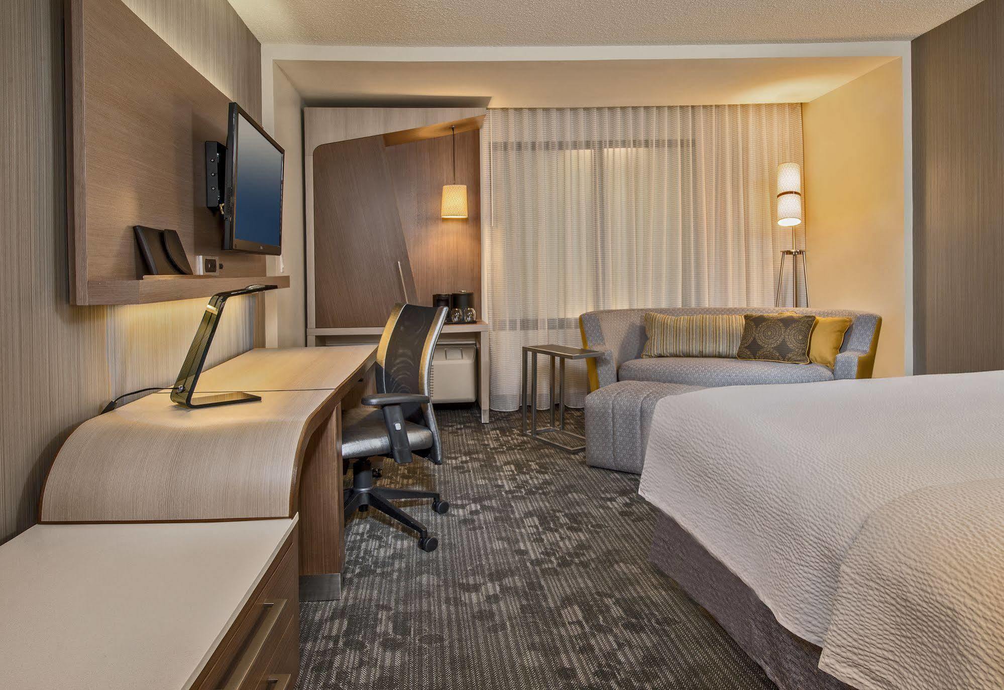 Courtyard By Marriott Houston Intercontinental Airport Exterior foto